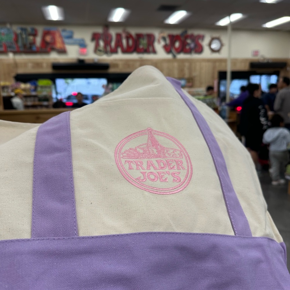 NWT Large Lavender Trader Joe’s Canvas Limited Release Tote Shopping Bag - Picture 5 of 6